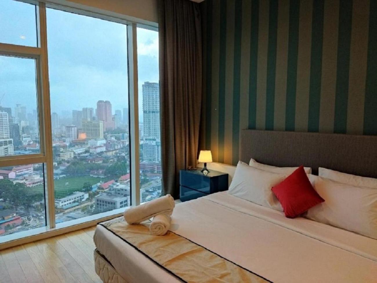 The Platinum Klcc By Moonlight Apartment Kuala Lumpur Exterior photo